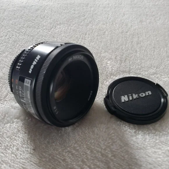 Nikon AF NIKKOR 50mm 1:1.8 Lens Vintage - Picture 8 of 9